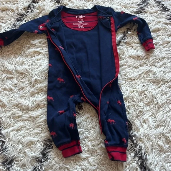EUC • Hatley moose onesie - Picture 3 of 6
